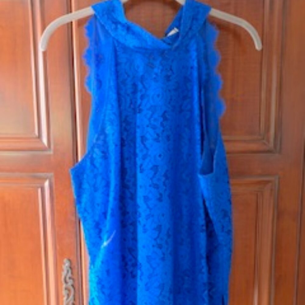 Diane Von Furstenberg Royal Blue Lace sleeveless top Large
